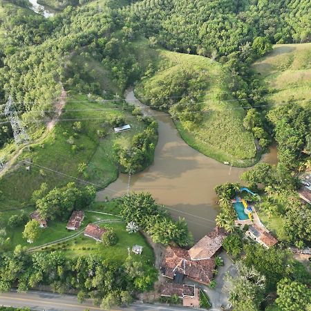 Hotel Candilejas Puerto Berrio ภายนอก รูปภาพ