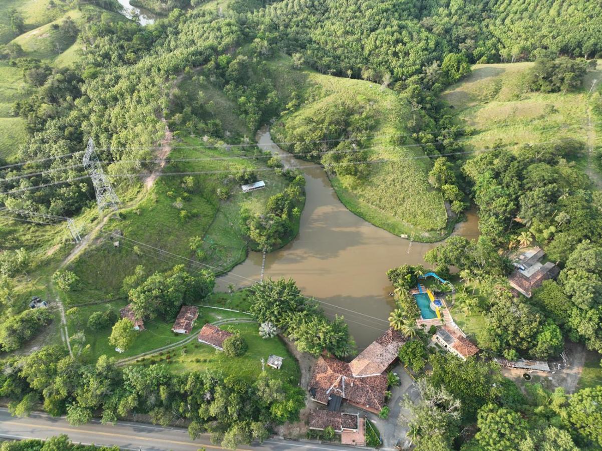 Hotel Candilejas Puerto Berrio ภายนอก รูปภาพ