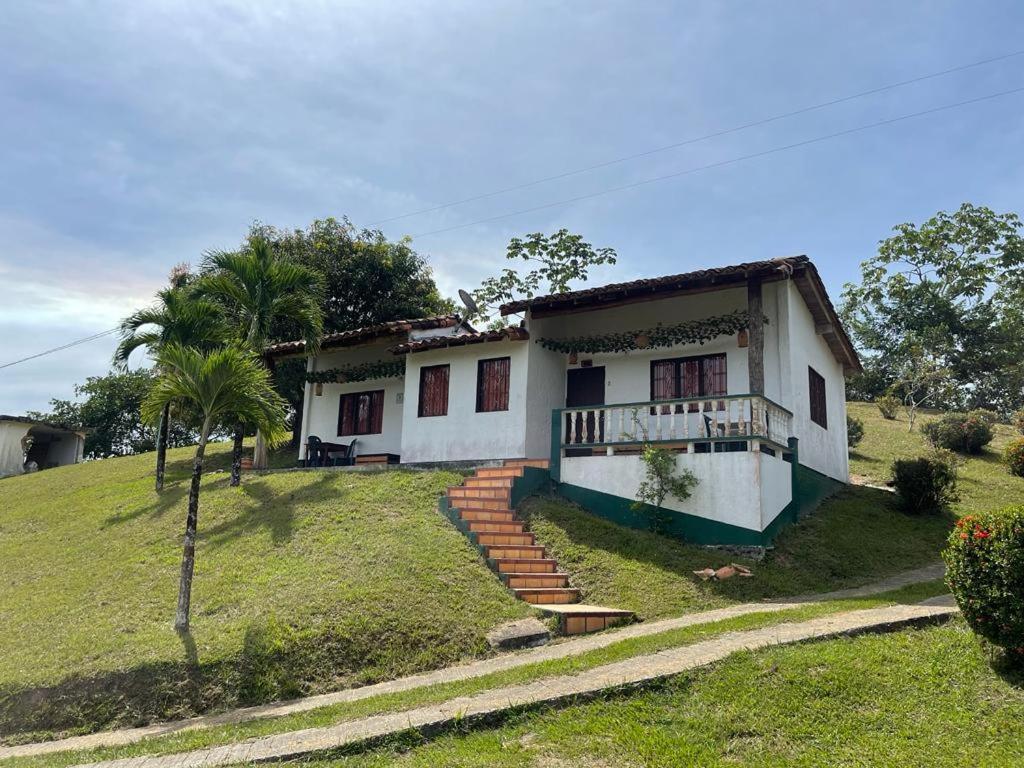 Hotel Candilejas Puerto Berrio ภายนอก รูปภาพ