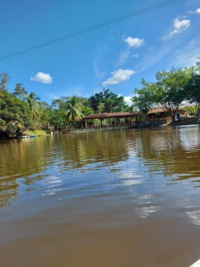 Hotel Candilejas Puerto Berrio ภายนอก รูปภาพ